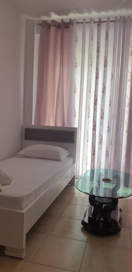 Redsun Apartment Vlore Luaran gambar