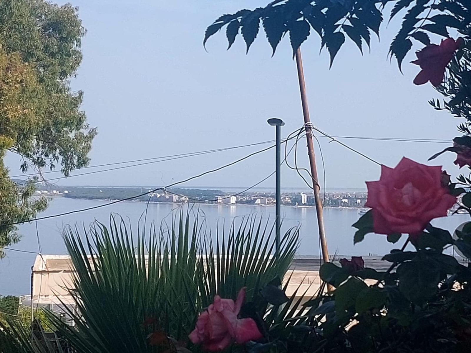 Redsun Apartment Vlore Luaran gambar