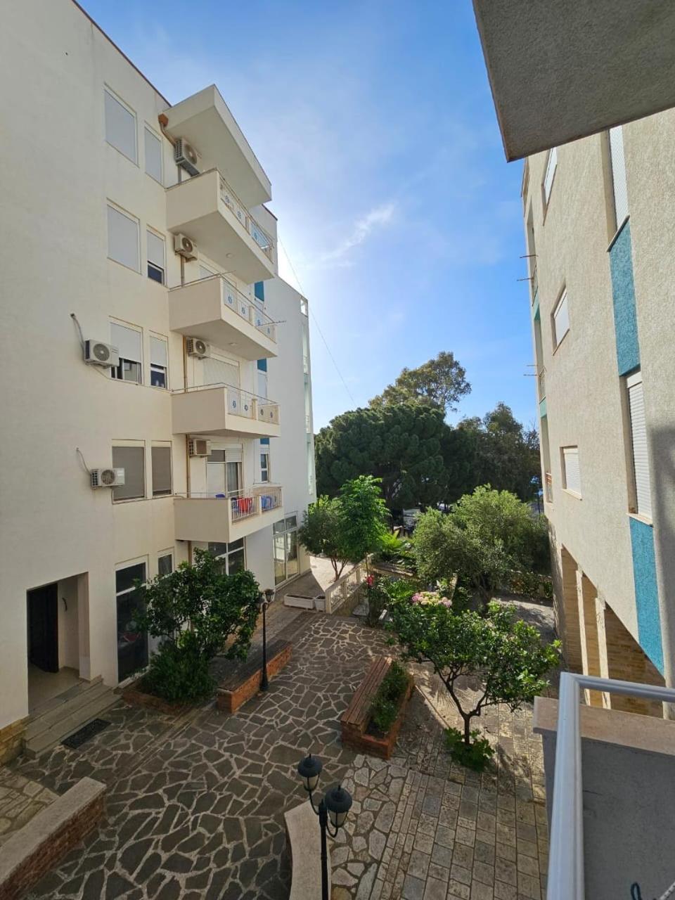 Redsun Apartment Vlore Luaran gambar