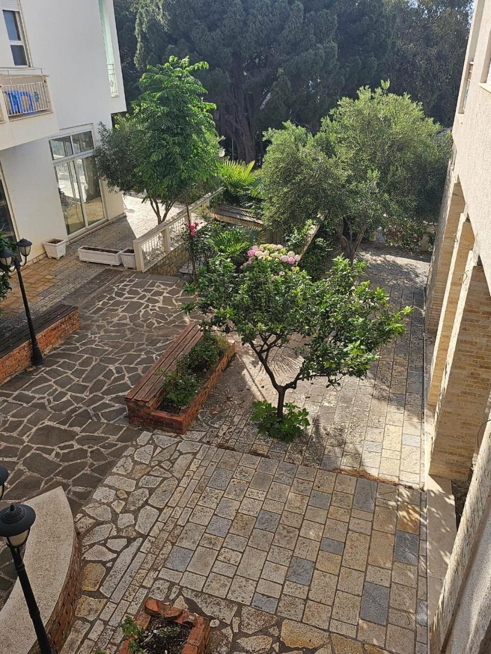 Redsun Apartment Vlore Luaran gambar